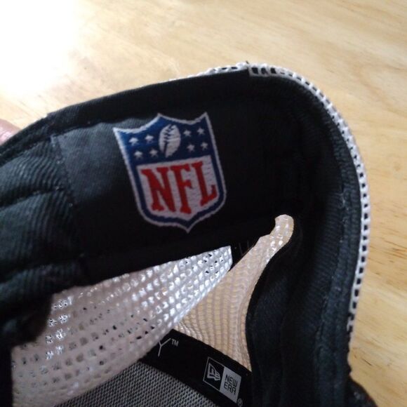 New Era Oakland Raiders Glitter Brim Mesh Snap Back Hat - Picture 11 of 16